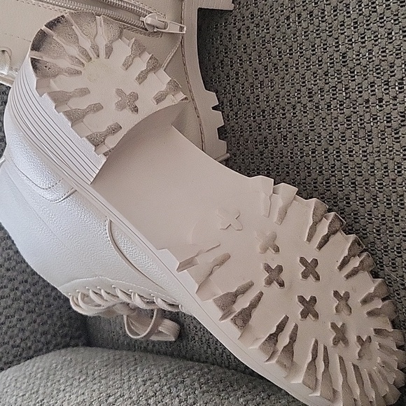 Super Cute True Craft Boots - Picture 4 of 7